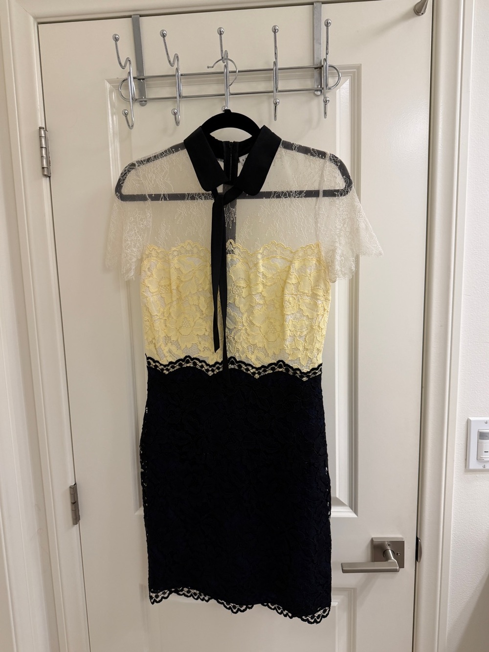 Sandro Lace Mini Dress in Cream Size 3 - Picture 3 of 6